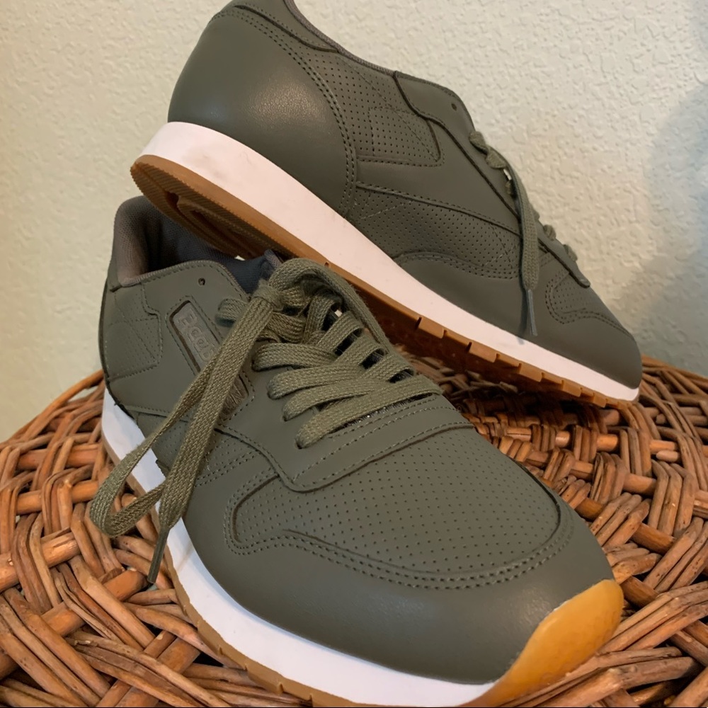 Reebok tennis shoes